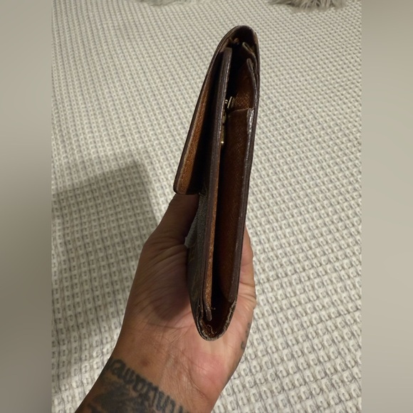 Louis Vuitton Monogram Canvas Pochette Passport Wallet - Picture 3 of 16